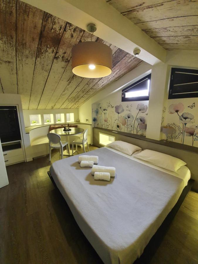 วิโอลา รูม Bed & Breakfast กาญารี ภายนอก รูปภาพ