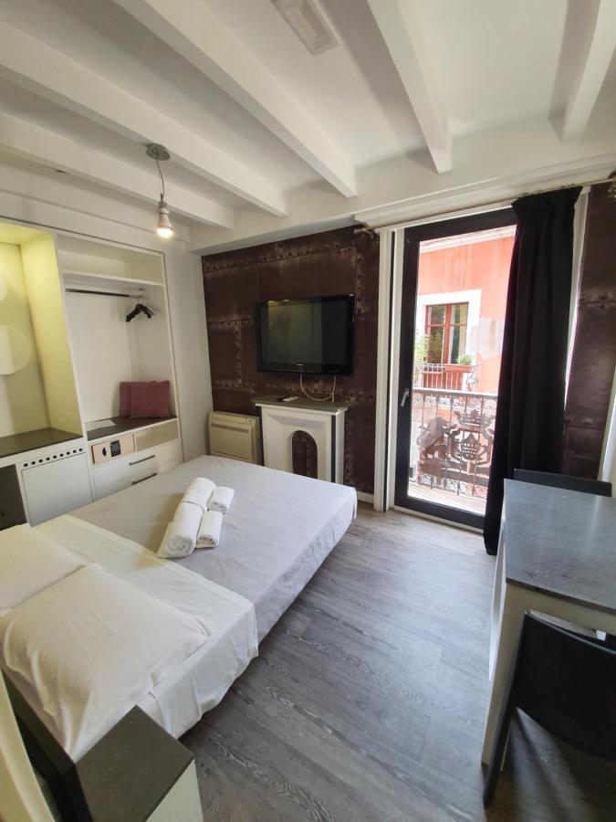 วิโอลา รูม Bed & Breakfast กาญารี ภายนอก รูปภาพ