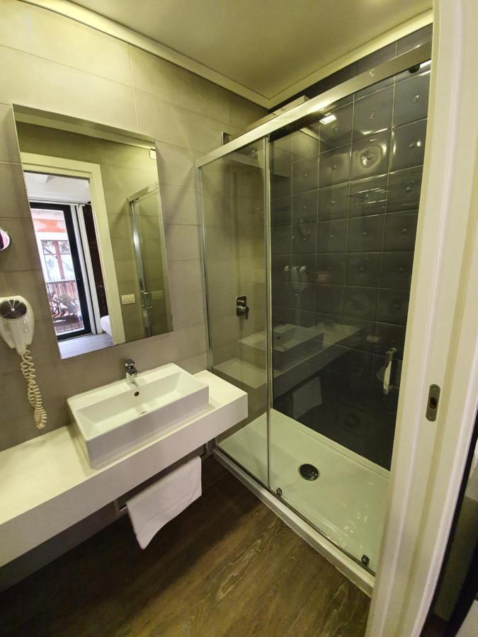 วิโอลา รูม Bed & Breakfast กาญารี ภายนอก รูปภาพ