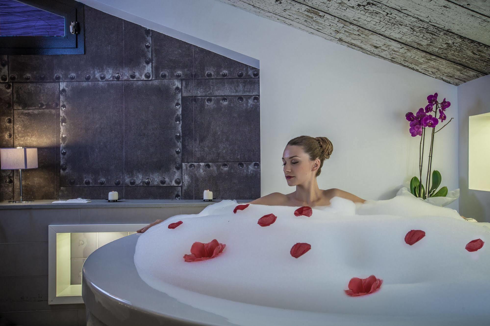 วิโอลา รูม Bed & Breakfast กาญารี ภายนอก รูปภาพ