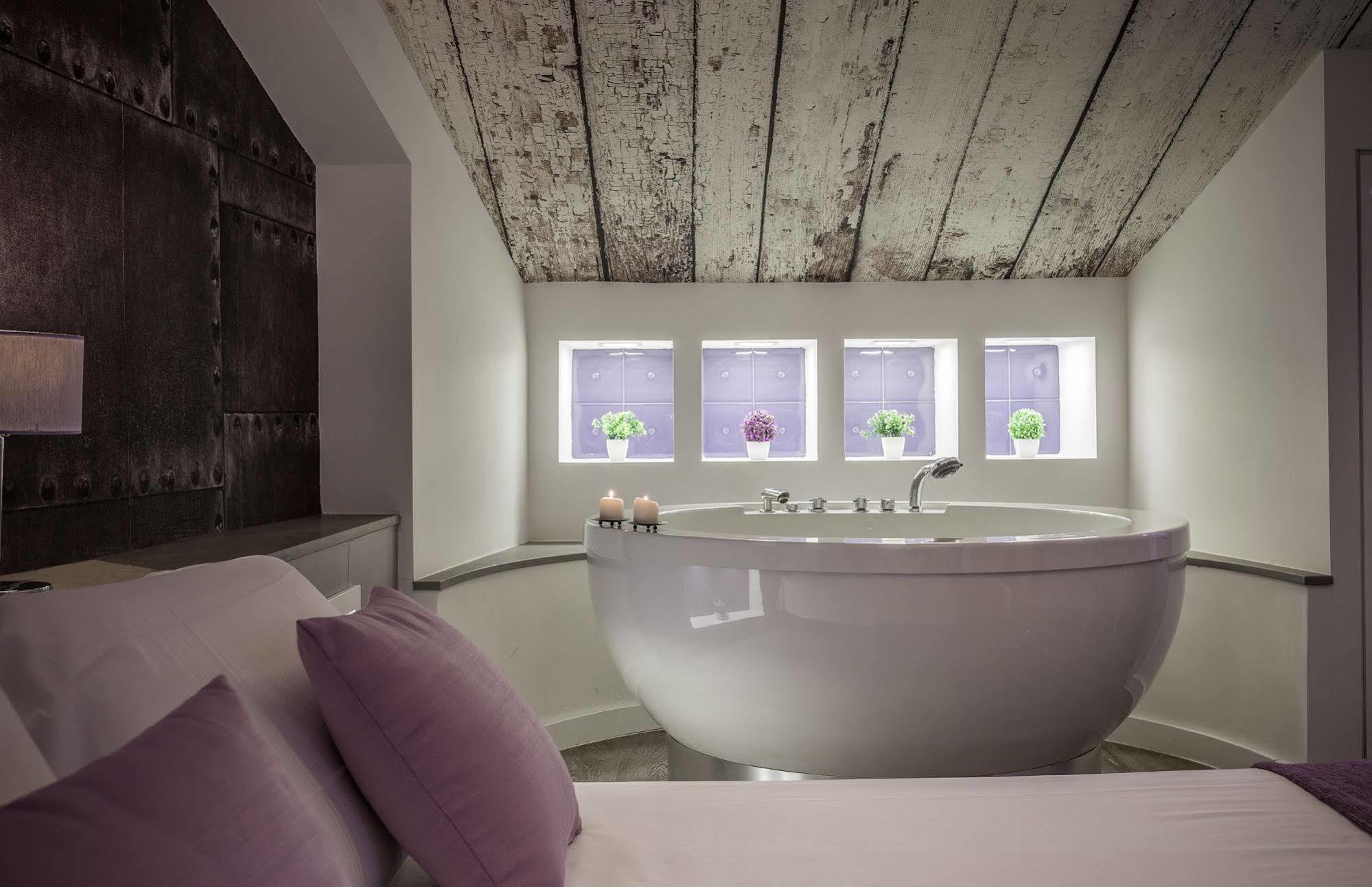 วิโอลา รูม Bed & Breakfast กาญารี ภายนอก รูปภาพ